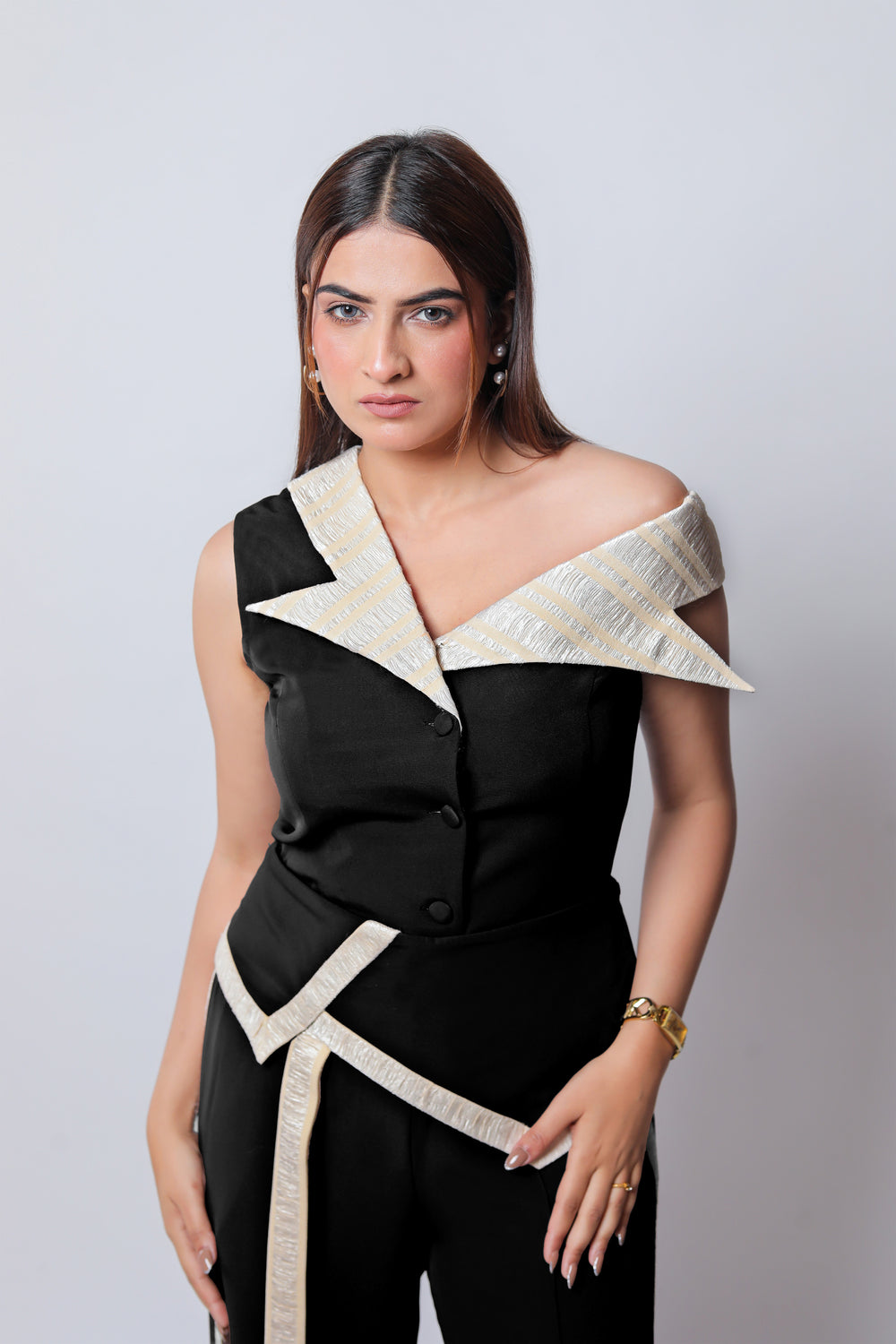 Black/ Ivory