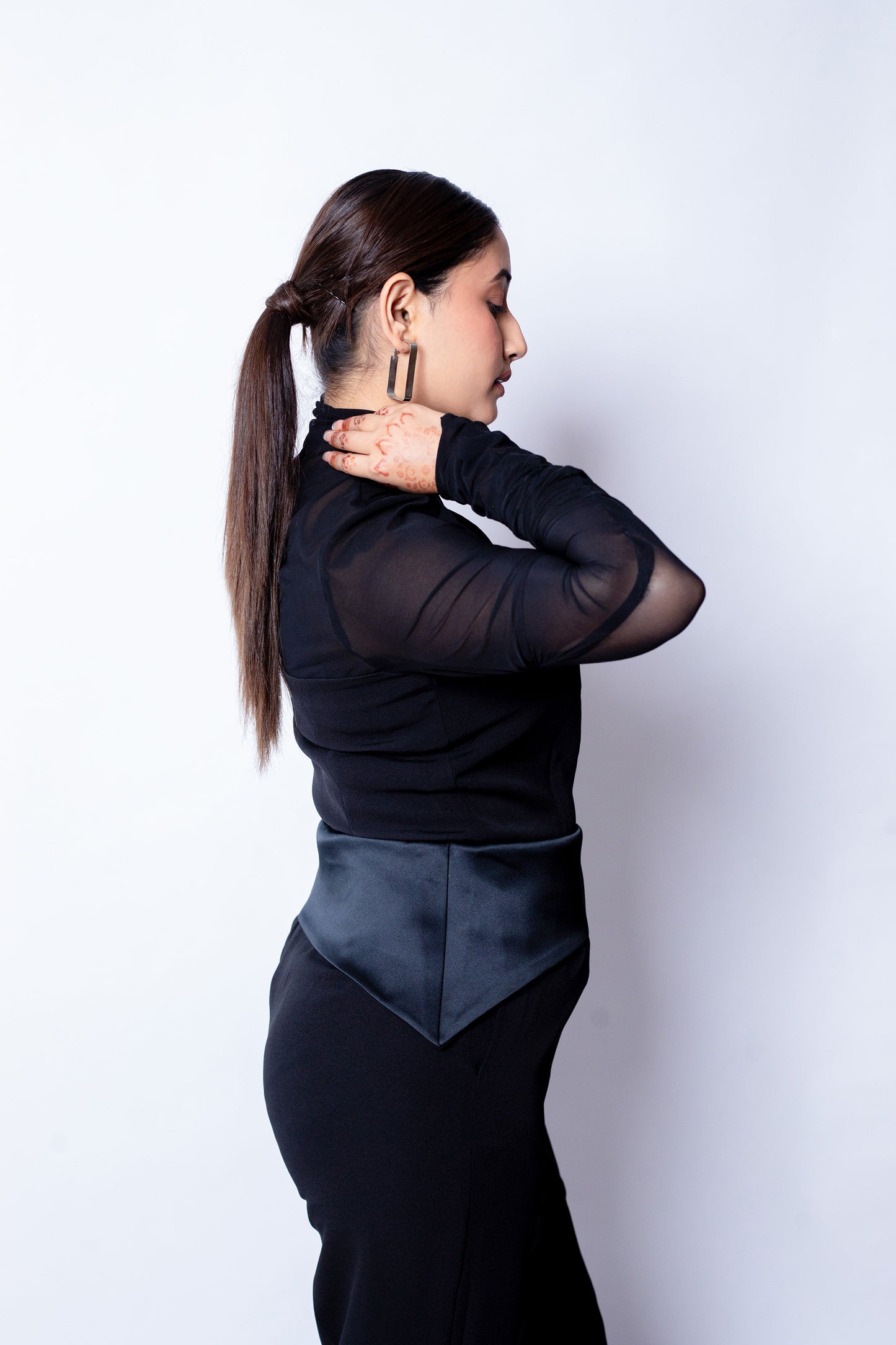 SHADOW WRAP TOP