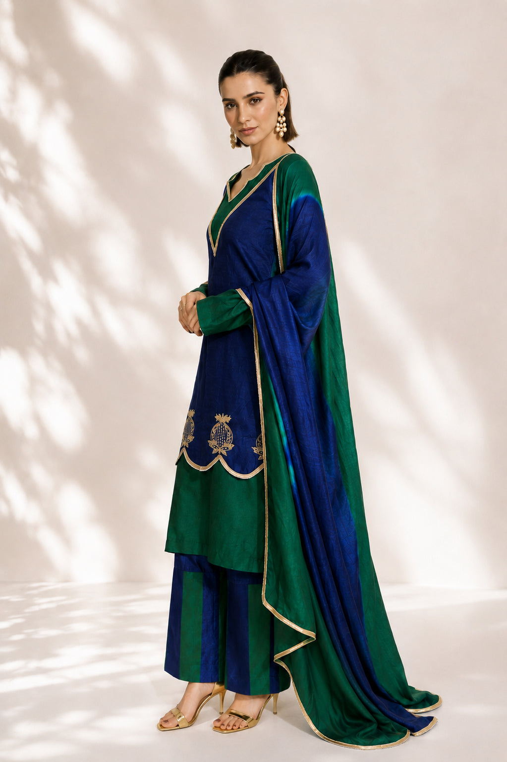 Inaya Suit