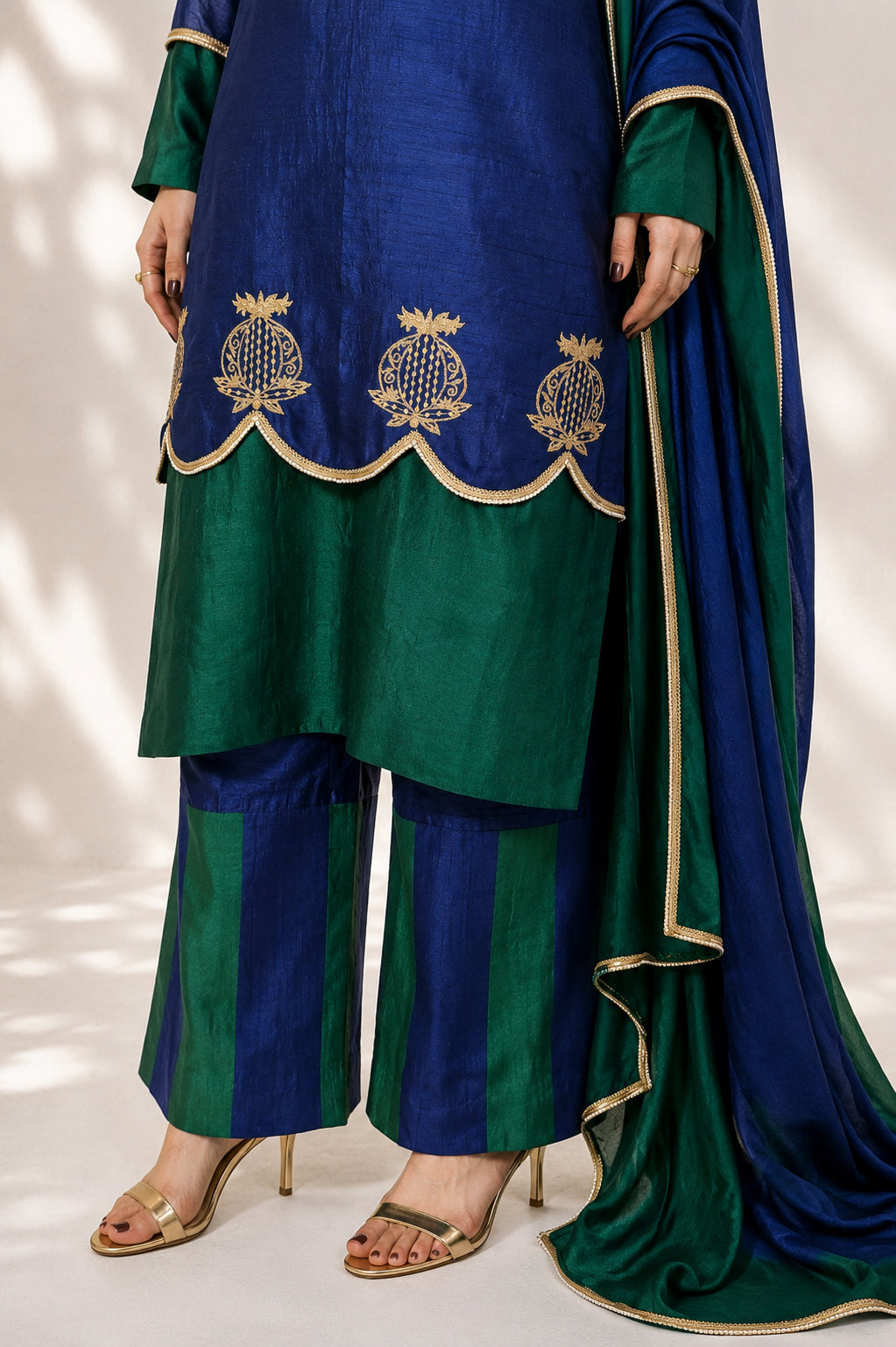 Inaya Suit
